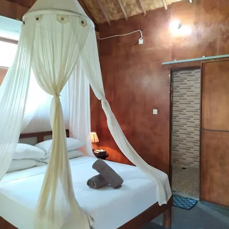 Full Moon hostel